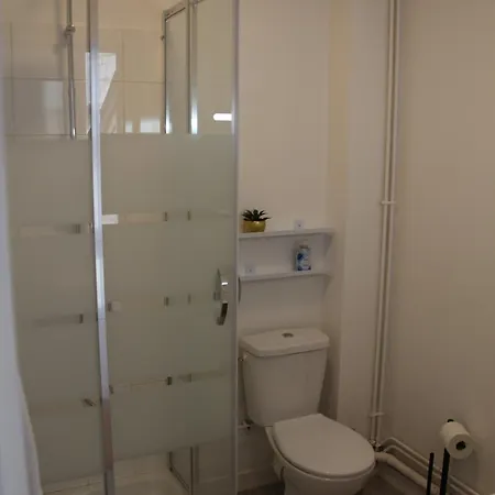 Spacieux Au Pied Du Chateau *