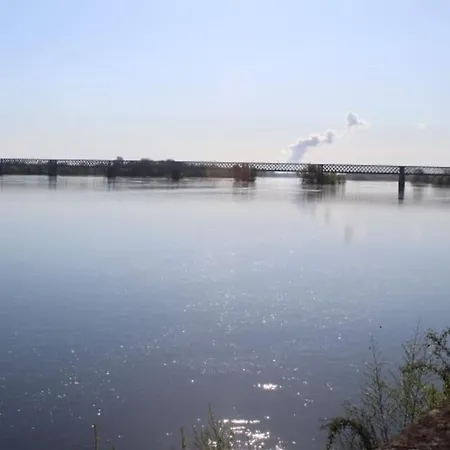 Spacieux Au Pied Du Chateau *