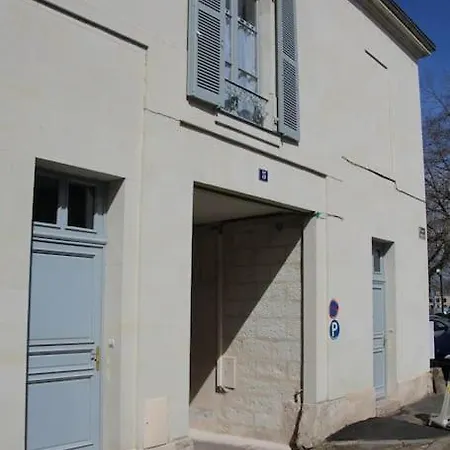 Spacieux Au Pied Du Chateau *