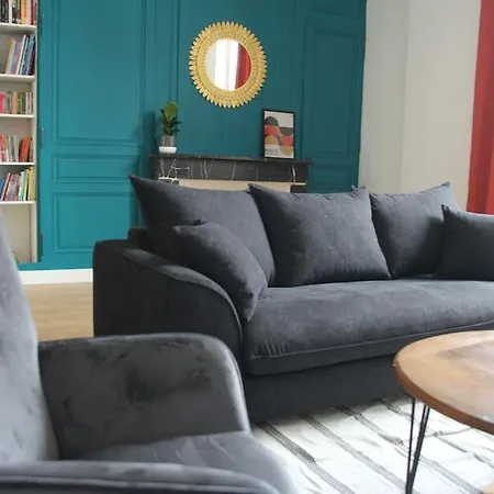 Spacieux Au Pied Du Chateau Apartment
