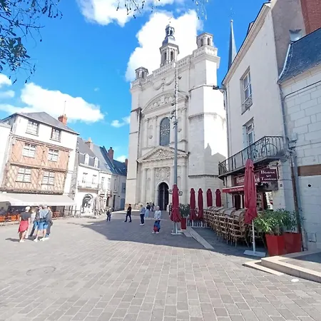 Spacieux Au Pied Du Chateau *