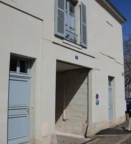 Spacieux Au Pied Du Chateau *